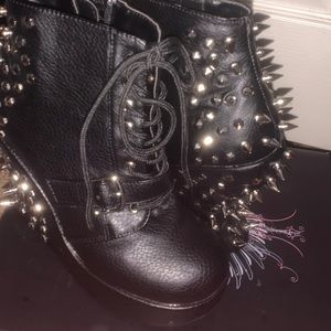Demonia BRAVO-23 Heeled Boots